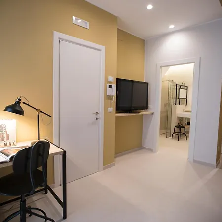 Diffuso Dimora Rossi 3* トゥーリ